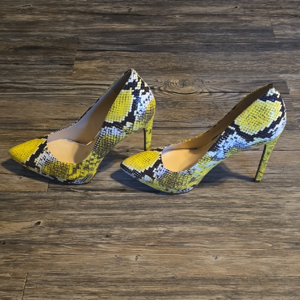 Jessica Simpson Vibrant Yellow Snakeskin Heels